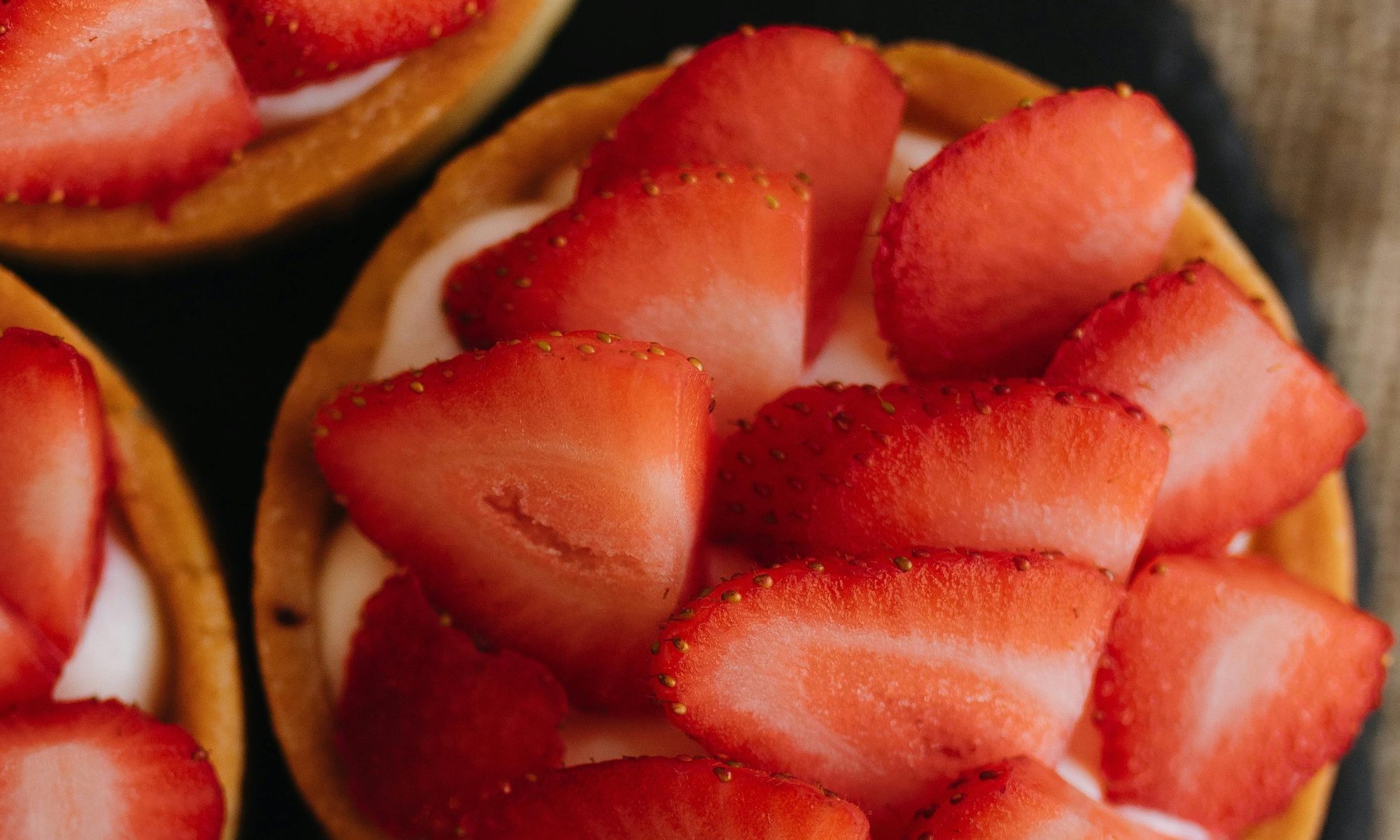 A picture of a strawberry tart dessert
